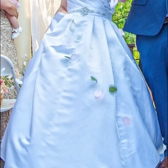 COPY - Ella Rosa BE118 Wedding Gown - Picture 8 of 8